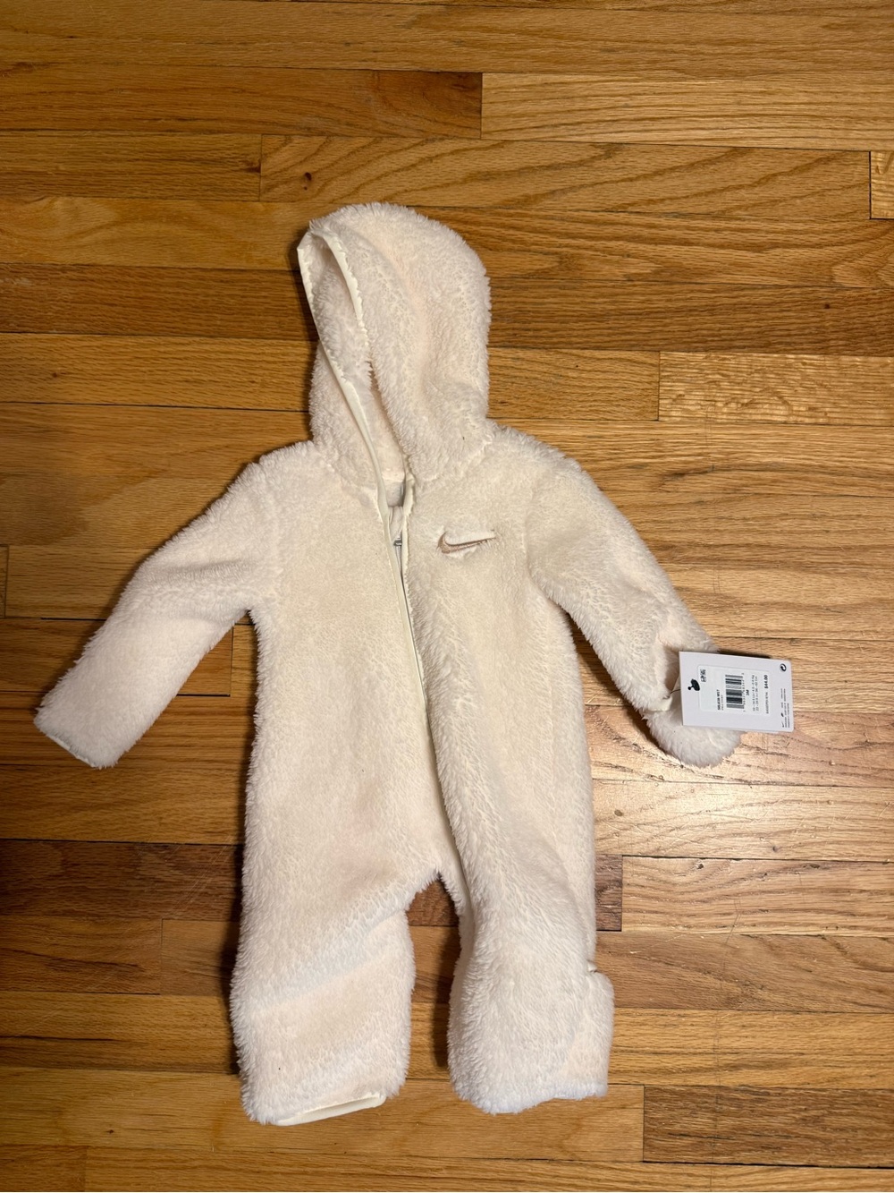 New w tags Nike Cream Hooded Soft Plush Neutral Baby One-Piece size 3months